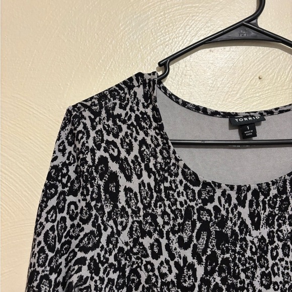 Torrid Black and White Animal Print Blouse - Picture 6 of 8